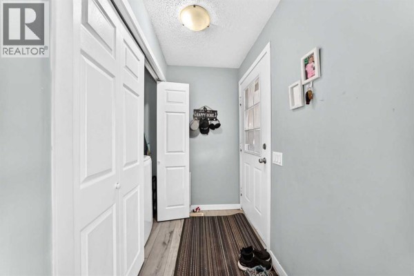 Dining room - 40 Faldale Close Ne, Calgary, AB T3J1V9 Photo 2