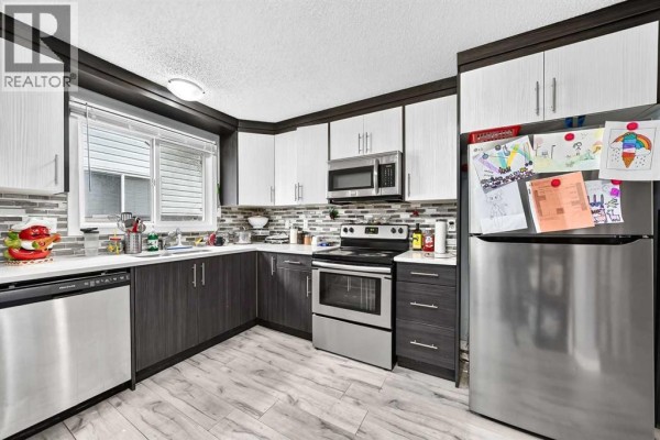 Kitchen - 40 Faldale Close Ne, Calgary, AB T3J1V9 Photo 3