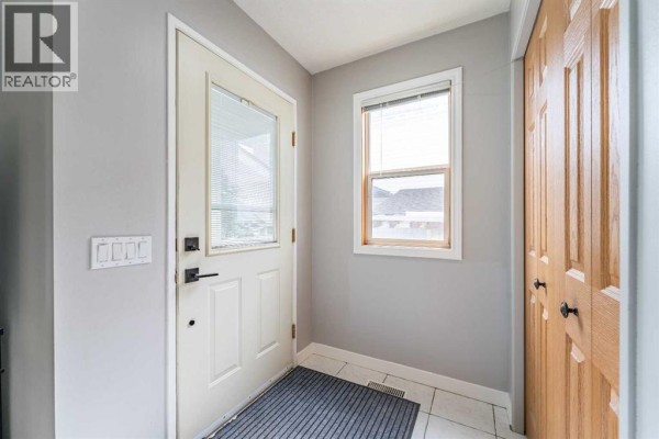 40 Fonda Crescent Se, Calgary, AB, photo 2