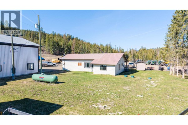 40 Gibson Road, Lumby, BC V0E2G0 Photo 5