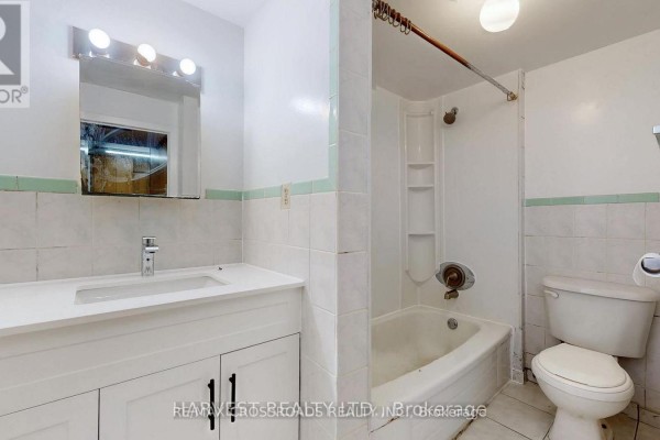 Bedroom 2 - 40 Greenhedges Court, Toronto, ON M1B1T2 Photo 3