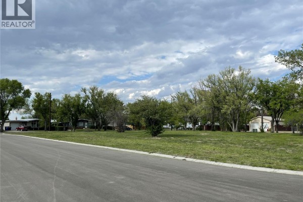 40 Kenney Crescent, Weyburn, SK, photo 3