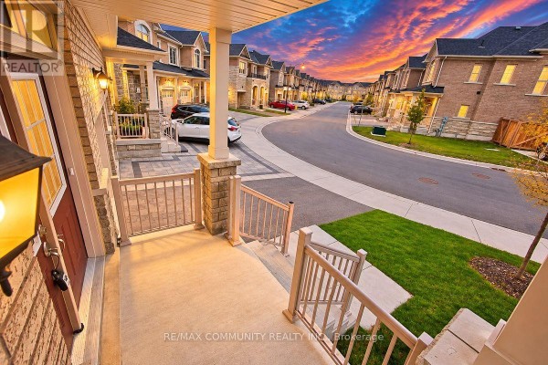 Family room - 40 Liam Lane, Markham, ON L3S0E8 Photo 2