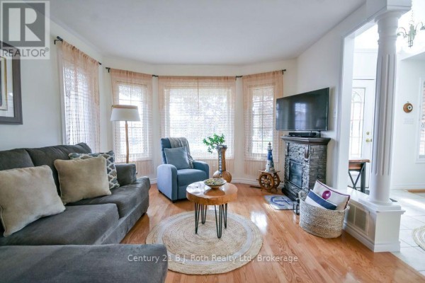 Bedroom 2 - 40 Marchand Drive, Penetanguishene, ON L9M2H9 Photo 4