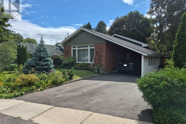 40 Meadowland Drive, Brampton, ON, photo 2