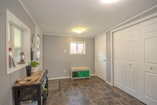 40 Meadowlark Court, Brandon, MB R7C5Y3 Photo 4
