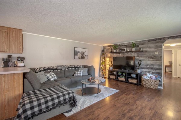 40 Meadowlark Court, Brandon, MB R7C5Y3 Photo 5