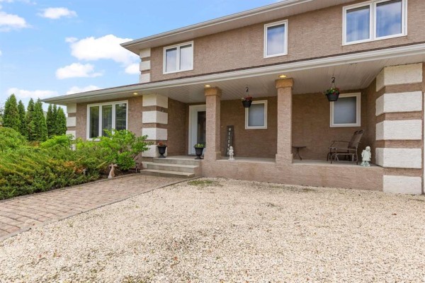 40 Menno Drive, Steinbach, MB, photo 3