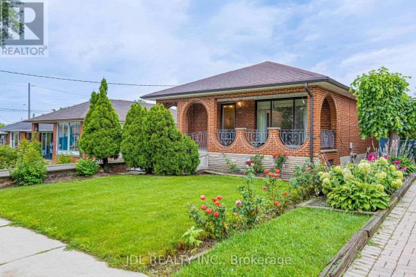 40 Montana Avenue, Toronto, ON, photo 2