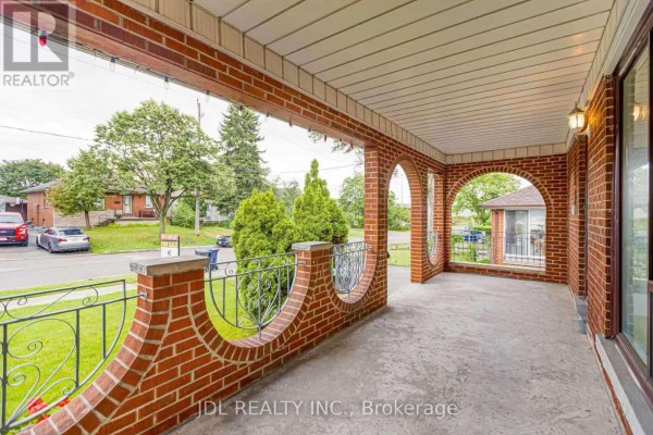 40 Montana Avenue, Toronto, ON, photo 3