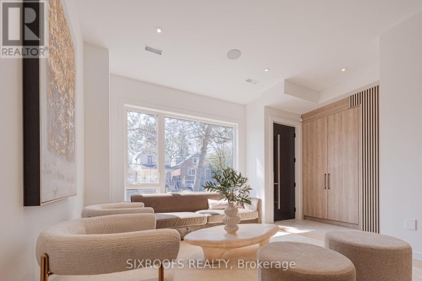 Kitchen - 40 Morningside Avenue, Toronto, ON M6S1C4 Photo 3