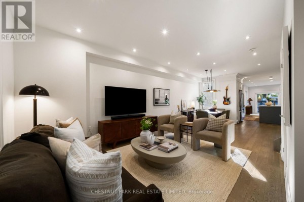 Living room - 40 Morse Street, Toronto, ON M4M2P6 Photo 3