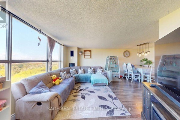Living room - 40 Panorama Court, Toronto, ON M9V4M1 Photo 2