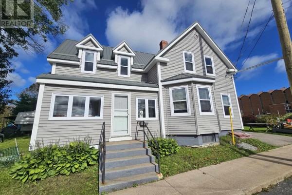 Family room - 40 Pleasant Street, North Sydney, NS B2A1K9 Photo 2
