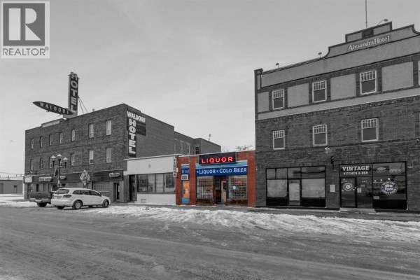 40 Railway Avenue W, Drumheller, AB T0J0Y6 Photo 2