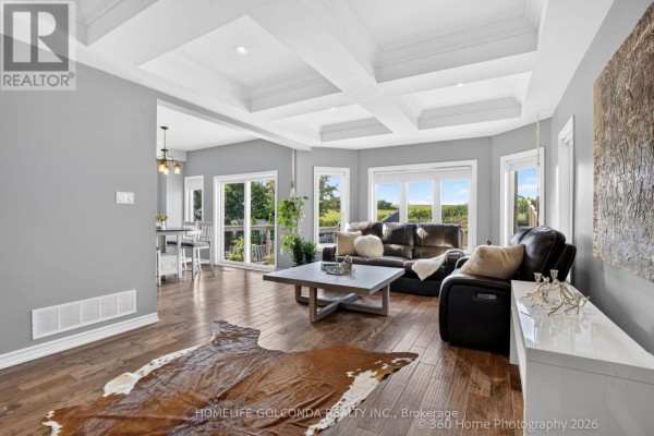 Living room - 40 Ridge Gate Crescent, East Gwillimbury, ON L0G1M0 Photo 5