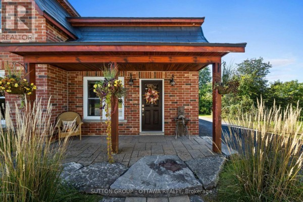40 Sabourin Street, North Stormont, ON K0C1W0 Photo 4