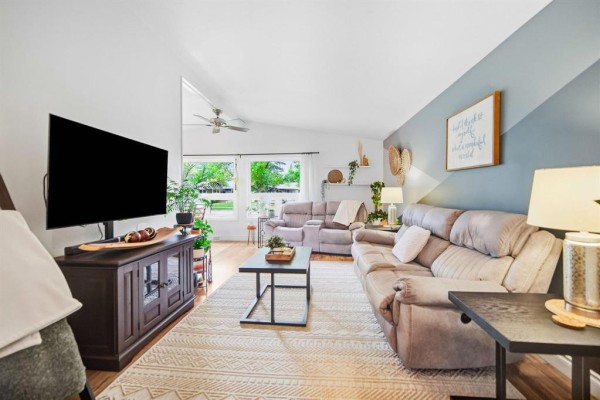Living room - 40 Sansome Avenue, Winnipeg, MB R3K0P2 Photo 5