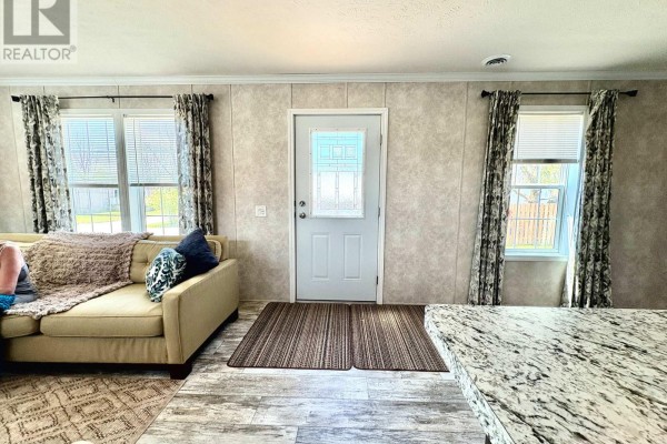 40 Shamrock Crescent, Essa, ON, photo 3