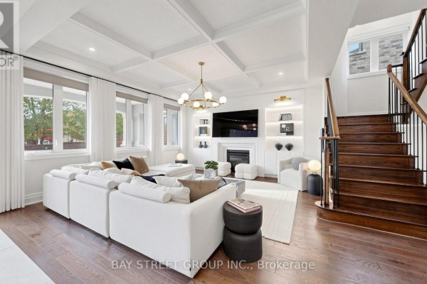 Living room - 40 Shining Willow Court, Richmond Hill, ON L4C6E5 Photo 4