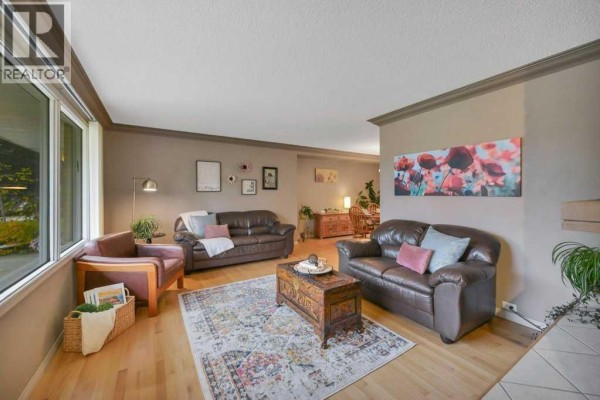 3pc Bathroom - 40 Springfield Avenue, Red Deer, AB T4N0C7 Photo 4