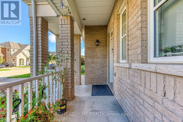 40 Stillwater Crescent, Hamilton, ON, photo 3