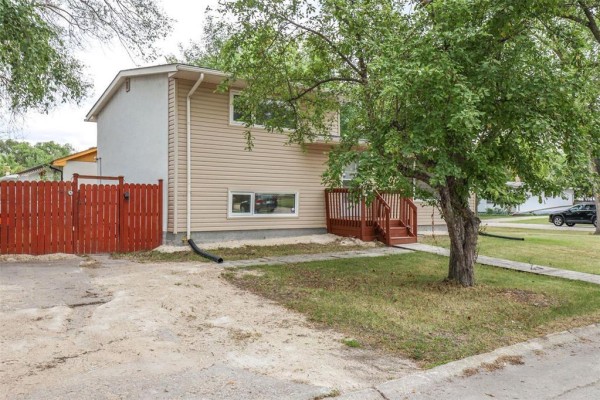 Dining room - 40 Tamworth Bay, Winnipeg, MB R3T2X3 Photo 2