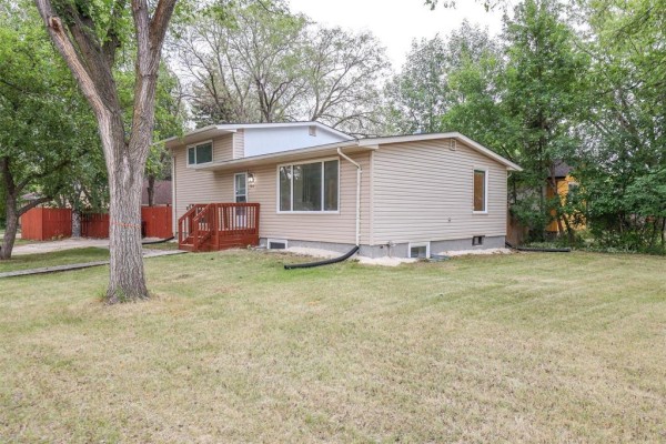 Kitchen - 40 Tamworth Bay, Winnipeg, MB R3T2X3 Photo 3