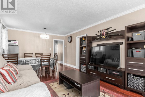 Bedroom 2 - 40 Tansley Avenue, Toronto, ON M1J1P3 Photo 5