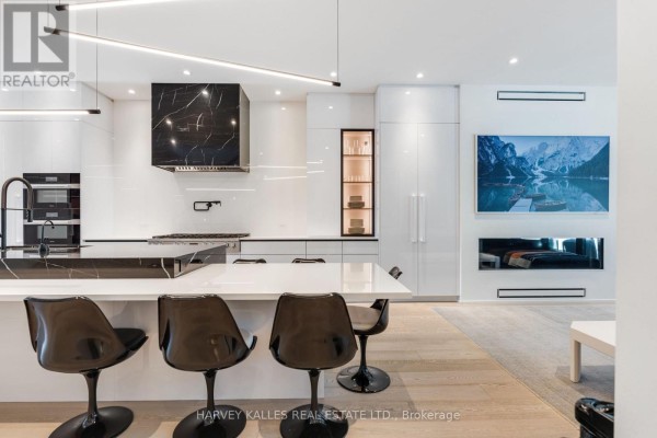 40 Thelma Avenue, Toronto, ON M4V1X9 Photo 4