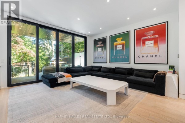 40 Thelma Avenue, Toronto, ON M4V1X9 Photo 5