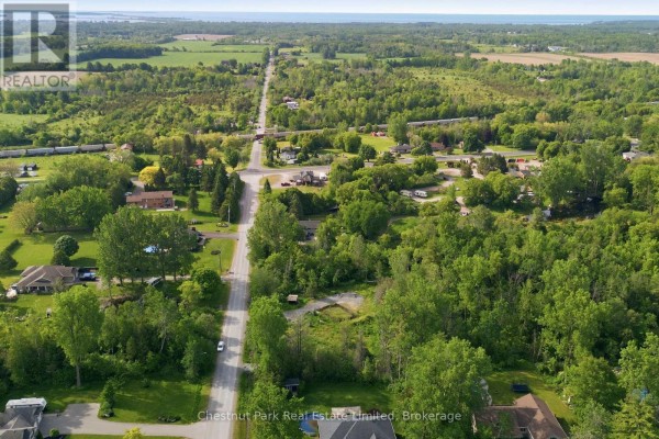 40 Whispering Woods Drive, Quinte West, ON K8V5P7 Photo 5