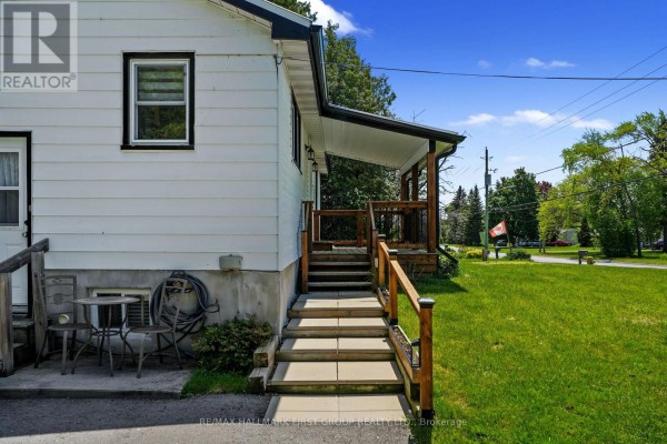 Primary Bedroom - 40 Whites Road, Quinte West, ON K8V5P5 Photo 4
