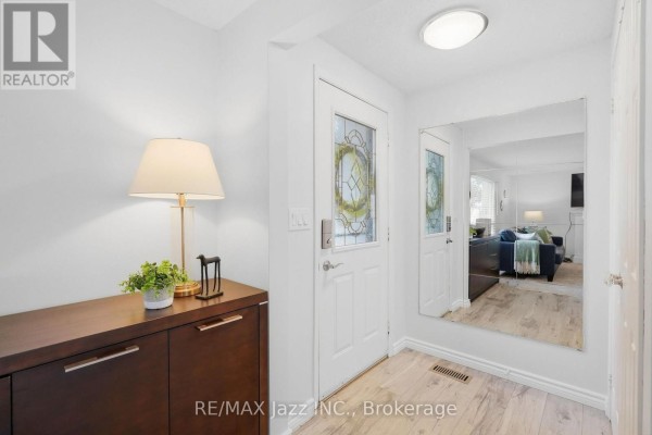 Primary Bedroom - 40 Wilmot Trail, Clarington, ON L1B1B8 Photo 4