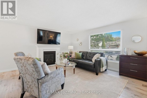 Bedroom 2 - 40 Wilmot Trail, Clarington, ON L1B1B8 Photo 5