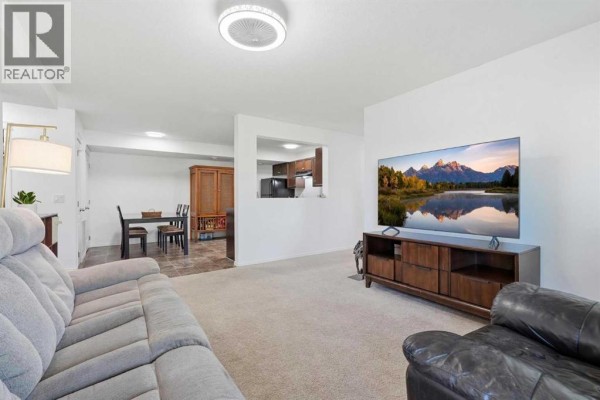 Dining room - 400, 8 Bayside Place, Strathmore, AB T1P0E1 Photo 4