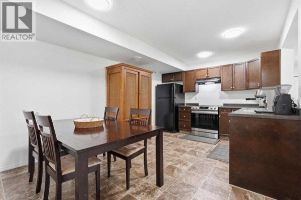 Kitchen - 400, 8 Bayside Place, Strathmore, AB T1P0E1 Photo 5