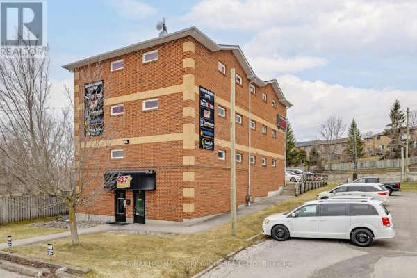 400 - 449 The Queensway S, Georgina, ON L4P2C9 Photo 2