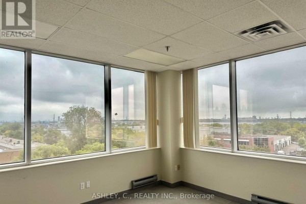 400 - 918 Dundas Street E, Mississauga, ON, photo 2