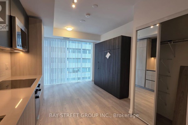 400 King Street W, Toronto, ON M5V0X8 Photo 5