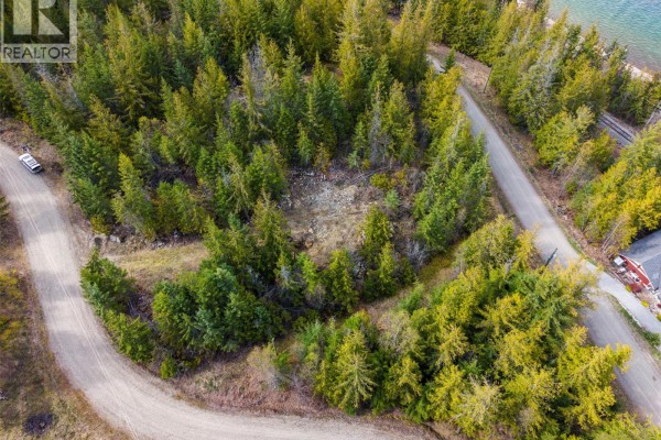 400 Lexington Avenue, Procter, BC V0G1V0 Photo 4