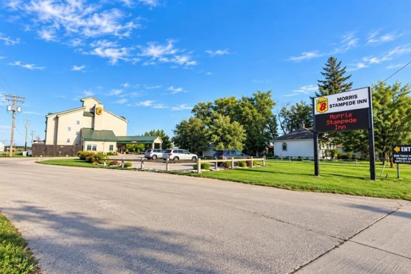 400 Main Street S, Morris, MB R0G1K0 Photo 4