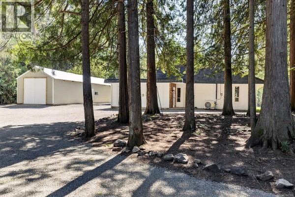 Ensuite - 400 Manse Rd, French Creek, BC V9Y2B2 Photo 2