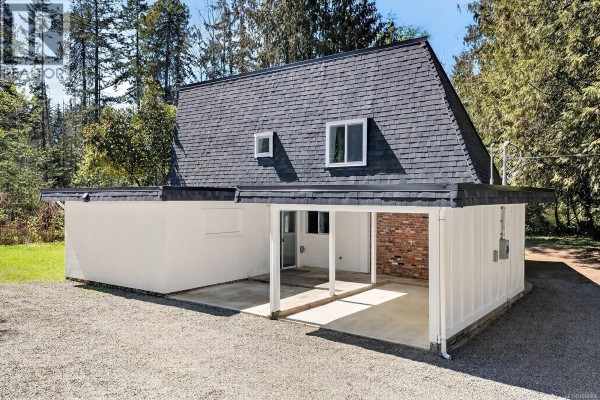 Laundry room - 400 Manse Rd, French Creek, BC V9Y2B2 Photo 4