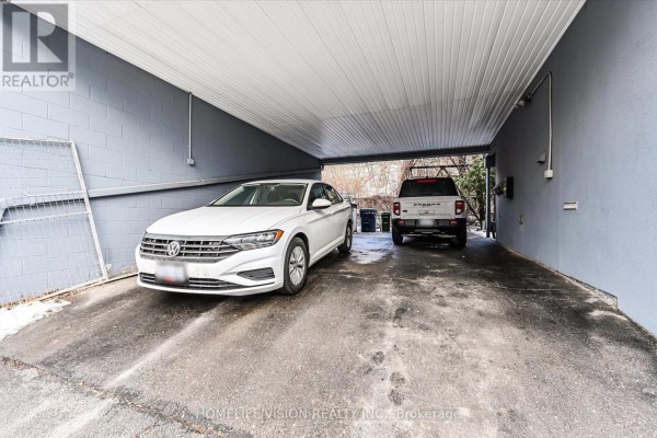 400 Summerhill Avenue, Toronto, ON M4W2E4 Photo 3