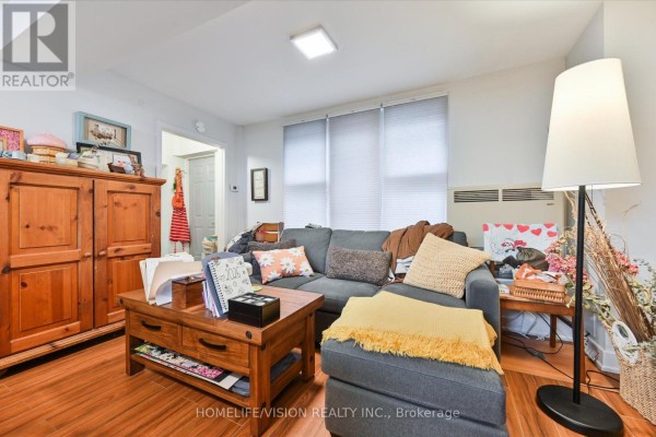 400 Summerhill Avenue, Toronto, ON M4W2E4 Photo 5