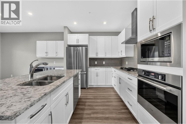 Kitchen - 400 Vista Park Unit# 422, Penticton, BC V2A0B2 Photo 4