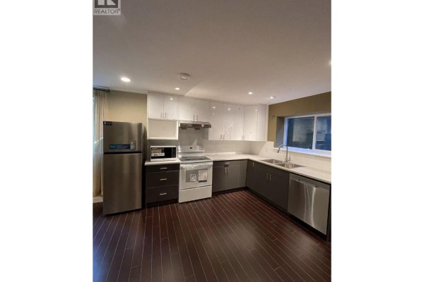 4000 Devonshire Avenue, Coquitlam, BC V3E0A7 Photo 2