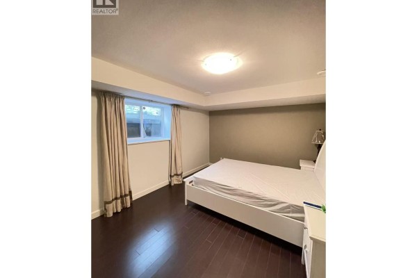 4000 Devonshire Avenue, Coquitlam, BC V3E0A7 Photo 5