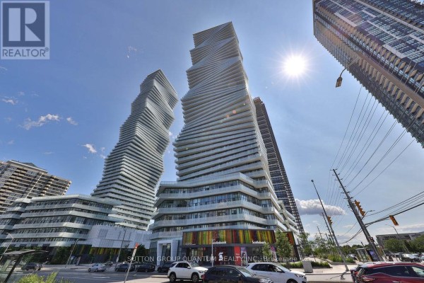 Kitchen - 4001 - 3900 Confederation Parkway, Mississauga, ON L5V0M3 Photo 2